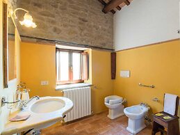 Gorgeous Apartment With Pool Near Sibillini Mountains