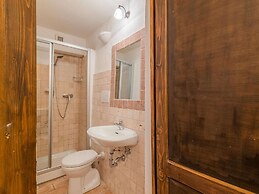 Gorgeous Apartment With Pool Near Sibillini Mountains