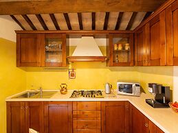 Gorgeous Apartment With Pool Near Sibillini Mountains