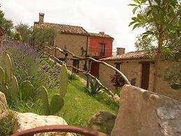 Gorgeous Apartment With Pool Near Sibillini Mountains