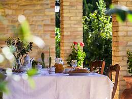 Gorgeous Apartment With Pool Near Sibillini Mountains
