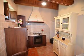 Gorgeous Apartment With Pool Near Sibillini Mountains
