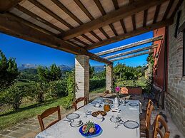 Gorgeous Apartment With Pool Near Sibillini Mountains