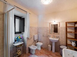 Gorgeous Apartment With Pool Near Sibillini Mountains