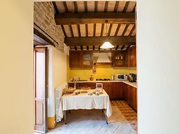 Gorgeous Apartment With Pool Near Sibillini Mountains
