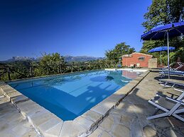 Gorgeous Apartment With Pool Near Sibillini Mountains