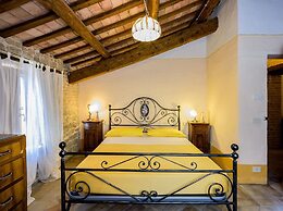 Gorgeous Apartment With Pool Near Sibillini Mountains