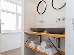 Lovely, Modern, 4-person Apartment in the Heart of Koudekerke