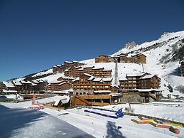 Majestic Apartment in Meribel-mottaret Close to Skiing