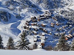 Majestic Apartment in Meribel-mottaret Close to Skiing