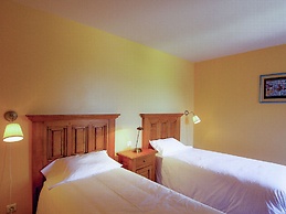 Luxury Apartment With Terrace, Sauna, Tennis, Pool