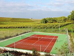 Luxury Apartment With Terrace, Sauna, Tennis, Pool