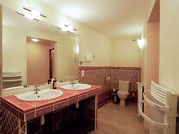 Luxury Apartment With Terrace, Sauna, Tennis, Pool