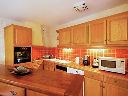 Luxury Apartment With Terrace, Sauna, Tennis, Pool