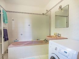 Charming Holiday Home in Montrichard With Pool