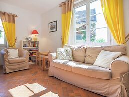 Charming Holiday Home in Montrichard With Pool
