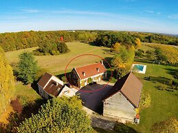 Charming Holiday Home in Montrichard With Pool