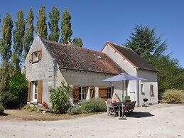 Charming Holiday Home in Montrichard With Pool