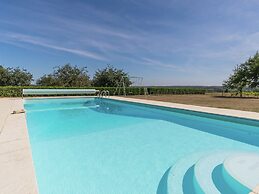Charming Holiday Home in Montrichard With Pool