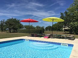 Charming Holiday Home in Montrichard With Pool