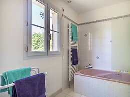 Charming Holiday Home in Montrichard With Pool