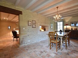 Luxurious Mansion in Castle Grounds in Lantheuil