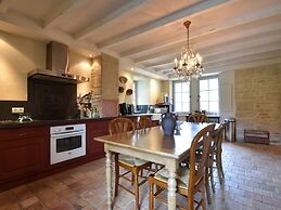 Luxurious Mansion in Castle Grounds in Lantheuil