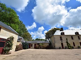 Luxurious Mansion in Castle Grounds in Lantheuil