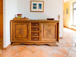 Luxurious Mansion in Castle Grounds in Lantheuil
