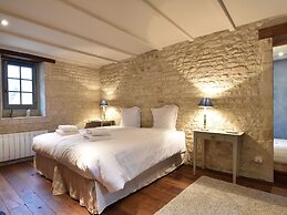 Luxurious Mansion in Castle Grounds in Lantheuil