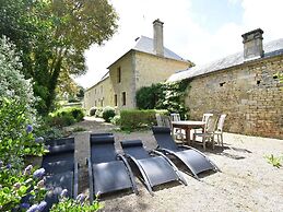 Luxurious Mansion in Castle Grounds in Lantheuil