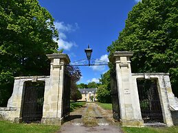 Luxurious Mansion in Castle Grounds in Lantheuil