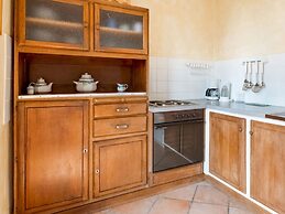 Luxurious Mansion in Castle Grounds in Lantheuil