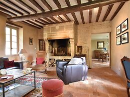 Luxurious Mansion in Castle Grounds in Lantheuil