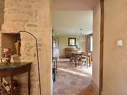 Luxurious Mansion in Castle Grounds in Lantheuil