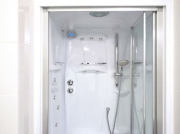 Appealing Apartment in Den Haag With Balcony, Terrace