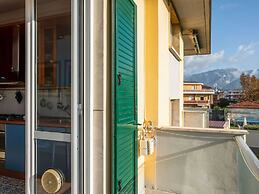 Amazing Holiday Home Near Pet-friendly Beach