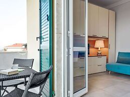 Amazing Holiday Home Near Pet-friendly Beach