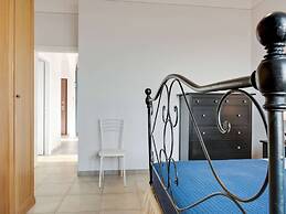 Amazing Holiday Home Near Pet-friendly Beach