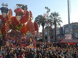 Amazing Holiday Home Near Pet-friendly Beach