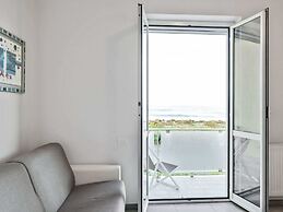 Amazing Holiday Home Near Pet-friendly Beach