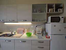 Amazing Holiday Home Near Pet-friendly Beach