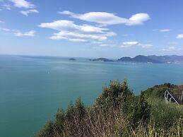 Amazing Holiday Home Near Pet-friendly Beach