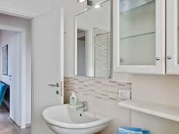 Amazing Holiday Home Near Pet-friendly Beach