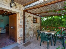 Scenic Apartment in Casole D'elsa With Pool