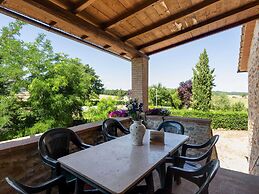 Scenic Apartment in Casole D'elsa With Pool