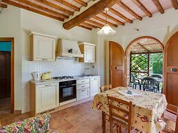 Scenic Apartment in Casole D'elsa With Pool