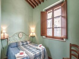 Scenic Apartment in Casole D'elsa With Pool