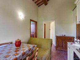 Scenic Apartment in Casole D'elsa With Pool