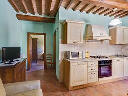 Scenic Apartment in Casole D'elsa With Pool